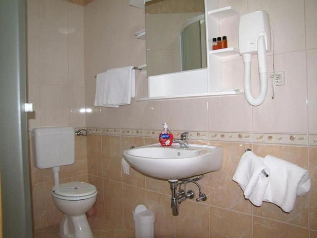 Family Friendly Apartments With A Swimming Pool Nevidjane, Pasman - 18054 Neviđane Zewnętrze zdjęcie