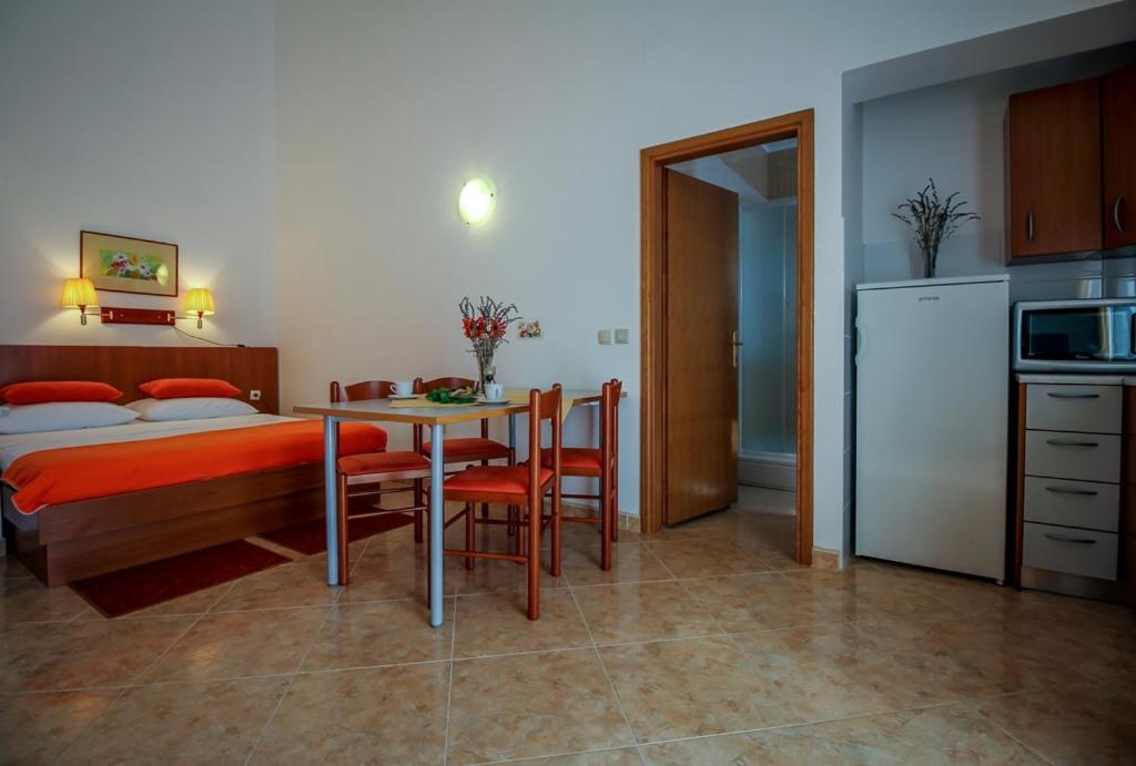 Family Friendly Apartments With A Swimming Pool Nevidjane, Pasman - 18054 Neviđane Zewnętrze zdjęcie