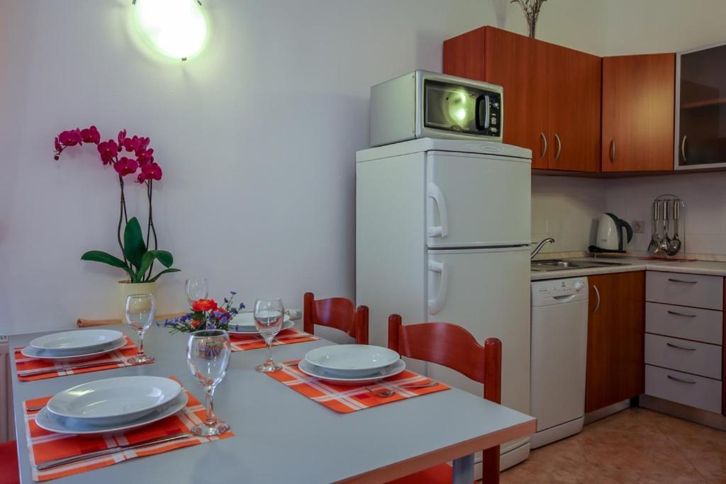Family Friendly Apartments With A Swimming Pool Nevidjane, Pasman - 18054 Neviđane Zewnętrze zdjęcie